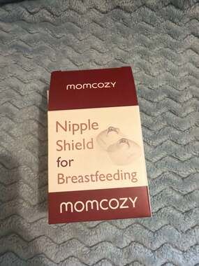 Momcozy Silicone Nipple Shields for Breastfeeding, Size M (20mm), 2 Count